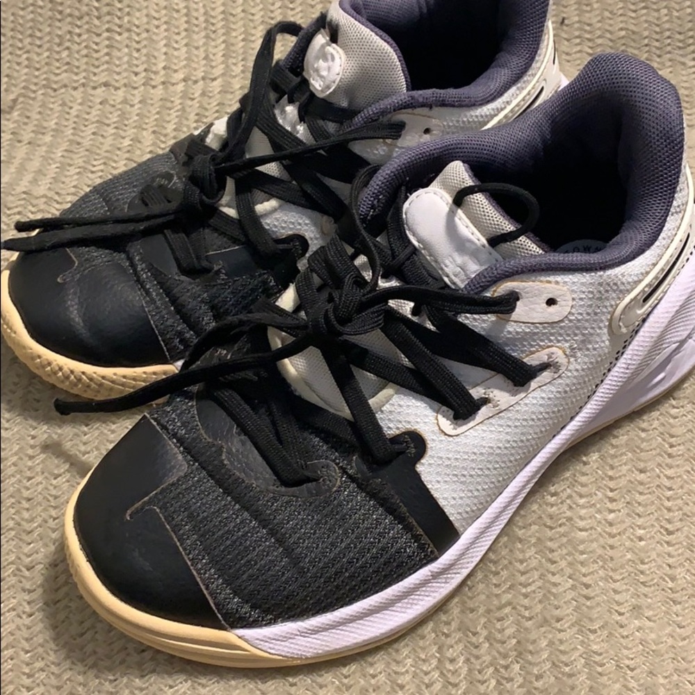 Boys Under Armour 6 Shoes